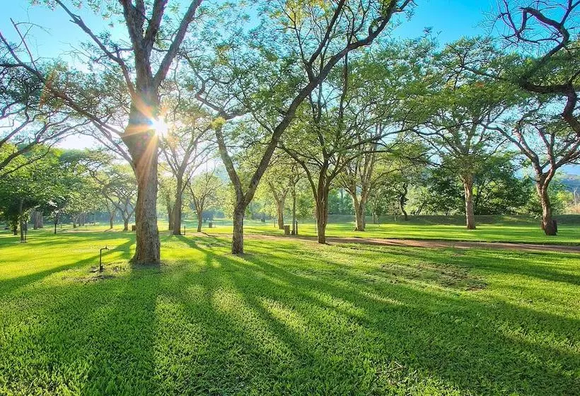 Hotelli Elangeni Holiday Resort