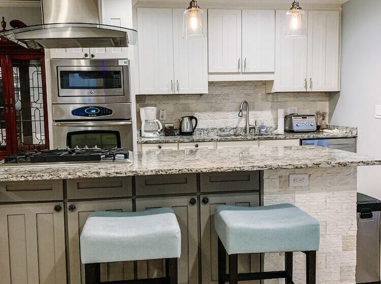 هتل Park Place Inn And Cottages