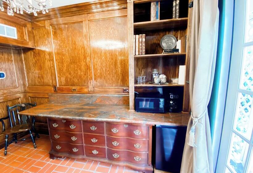 هتل Park Place Inn And Cottages