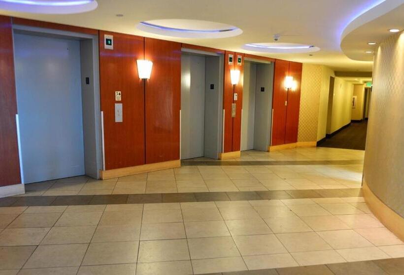 هتل Sandy Beach Resort