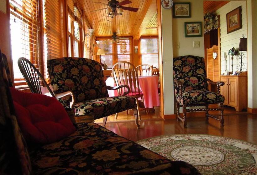 Pansiyon Cottages On Main