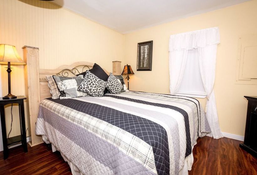 Pansiyon Cottages On Main