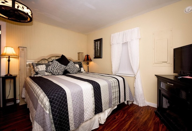 Pansiyon Cottages On Main