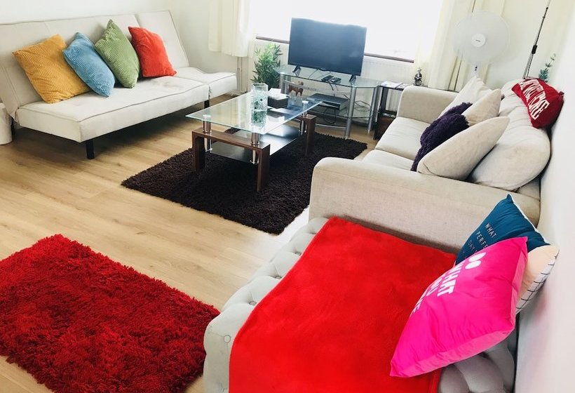 ペンション Courtland House