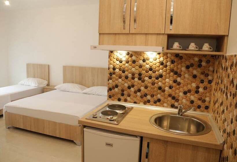 پانسیون Mimi Lux Apartments