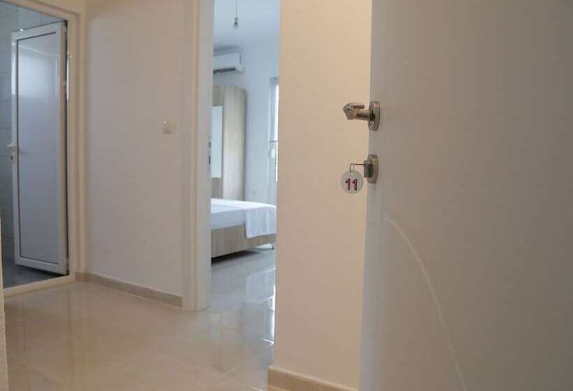 پانسیون Mimi Lux Apartments