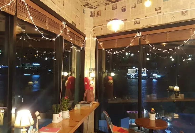 ペンション Paris House Yeosu