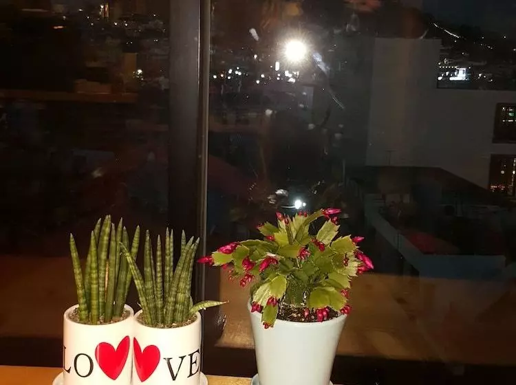 ペンション Paris House Yeosu