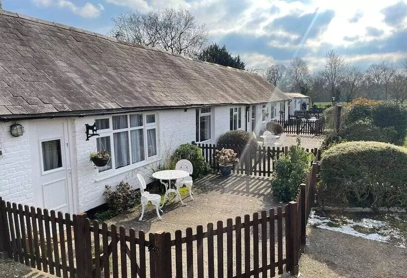 Majatalo Sheephouse Manor