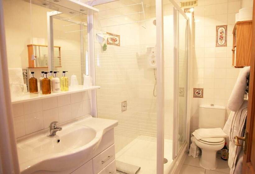 膳宿费 Sheephouse Manor