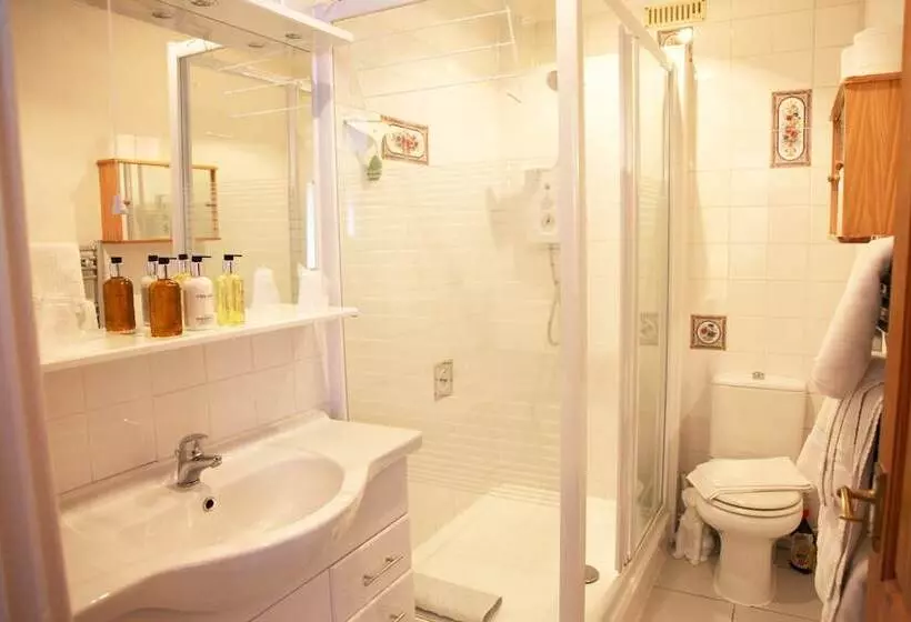 Majatalo Sheephouse Manor