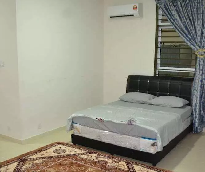 ペンション Sitiyam Homestay Kota Warisan