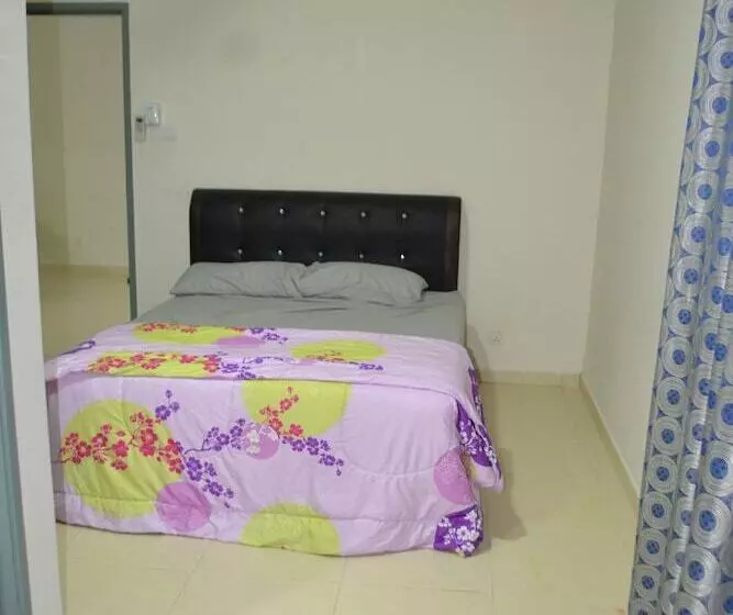 ペンション Sitiyam Homestay Kota Warisan