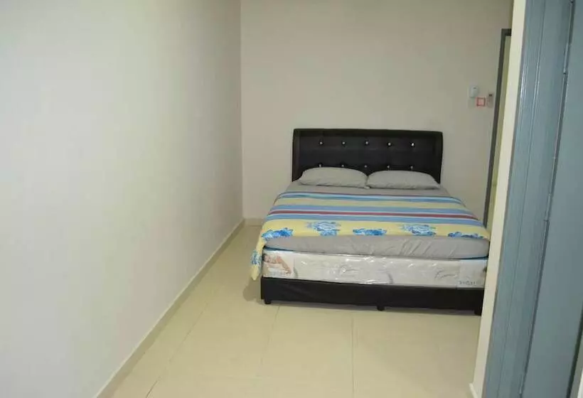 ペンション Sitiyam Homestay Kota Warisan