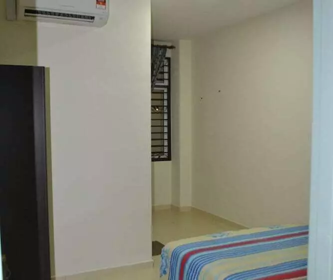 ペンション Sitiyam Homestay Kota Warisan