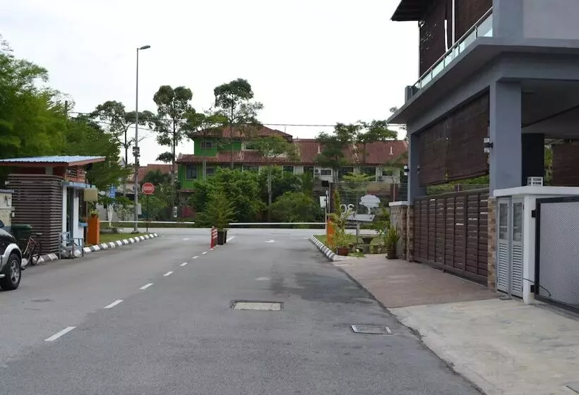 ペンション Sitiyam Homestay Kota Warisan