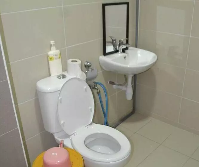 ペンション Sitiyam Homestay Kota Warisan