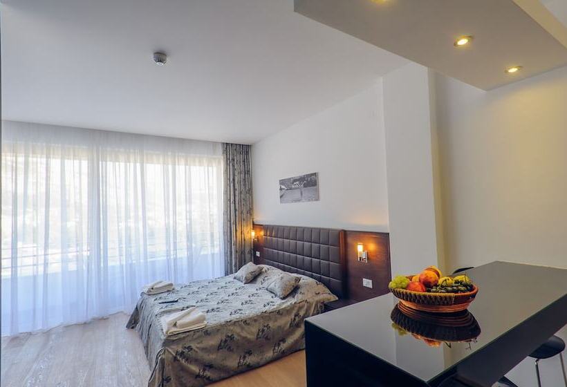 پانسیون Sky View Luxury Apartments