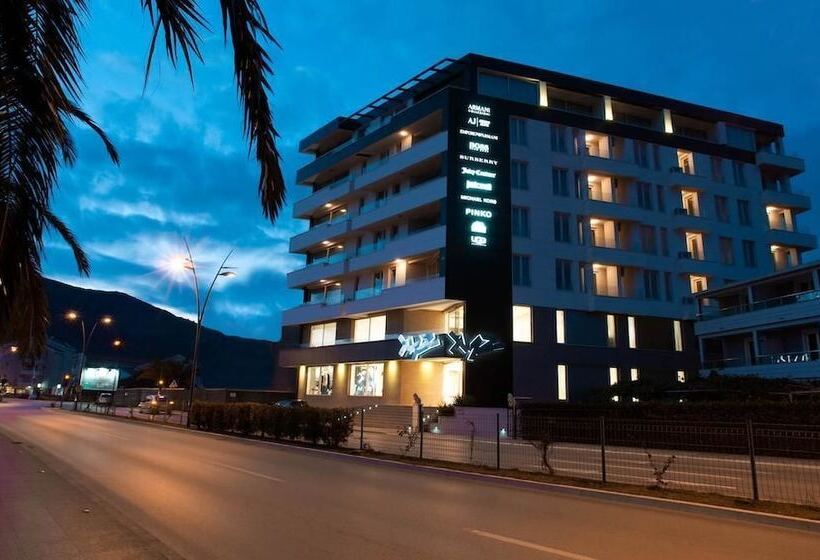 پانسیون Sky View Luxury Apartments