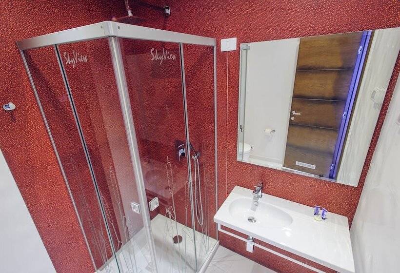 پانسیون Sky View Luxury Apartments