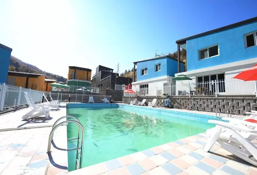 ペンション World Village Poolvilla