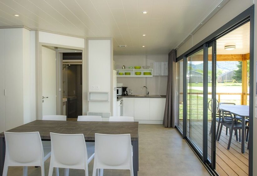 استراحتگاه Village Vacances Les Lambrilles Chalets