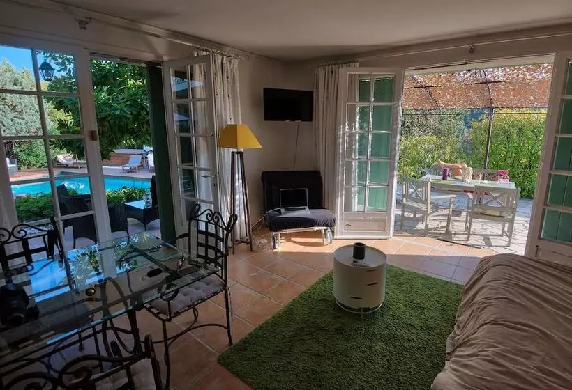 Villa Justine