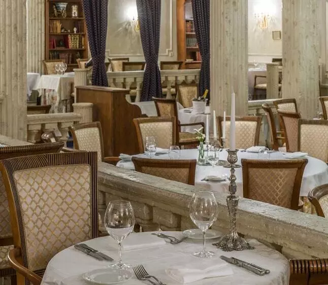 هتل Author Boutique