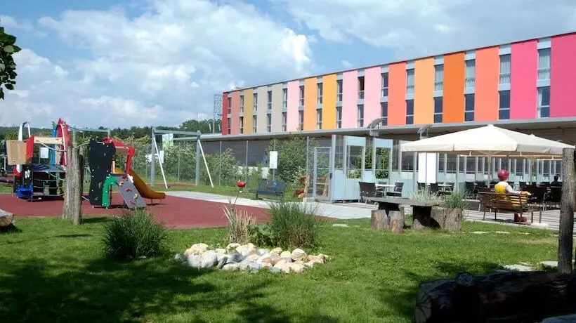 B&b Hotel Lully 3 Lakes