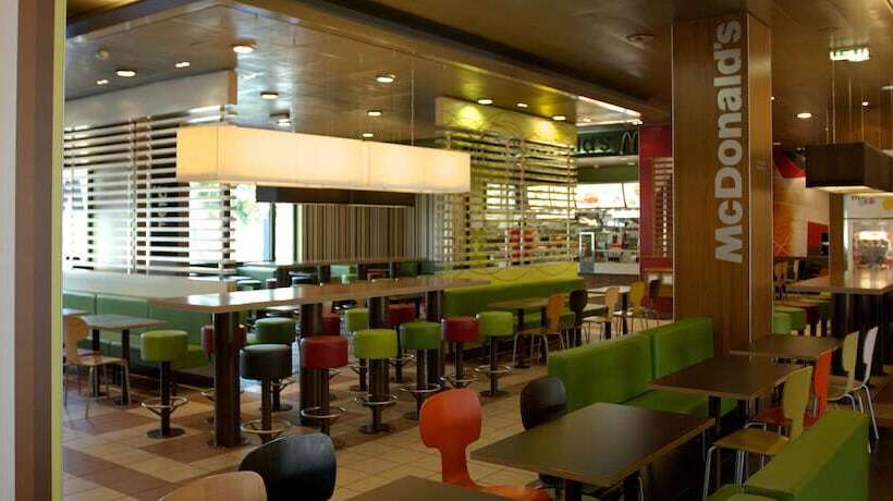 B&b Hotel Lully 3 Lakes