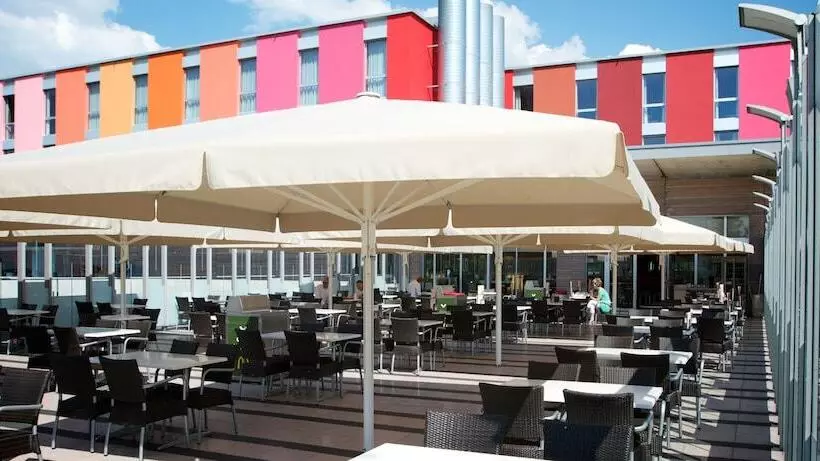 B&b Hotel Lully 3 Lakes