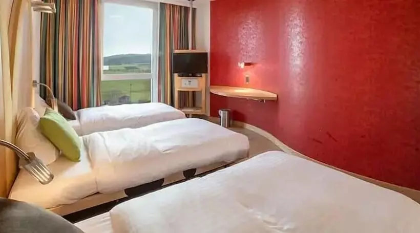 B&b Hotel Lully 3 Lakes