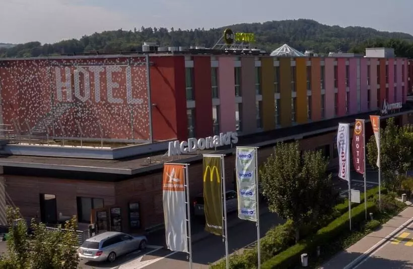 B&b Hotel Lully 3 Lakes