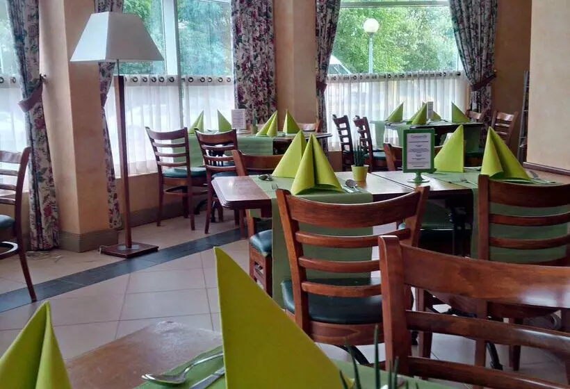 Отель Campanile Poznan