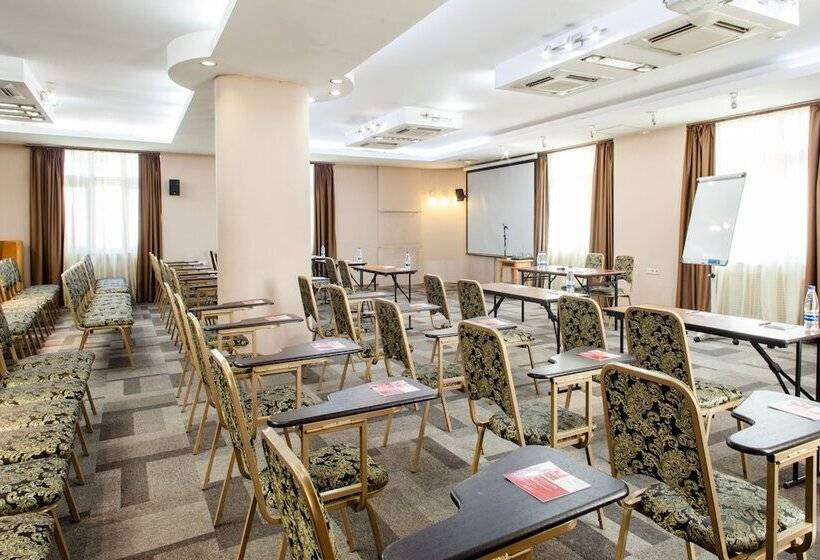 فندق Delta Business