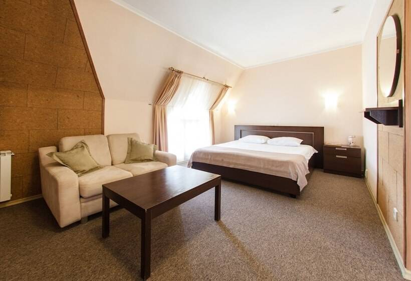 فندق Delta Business