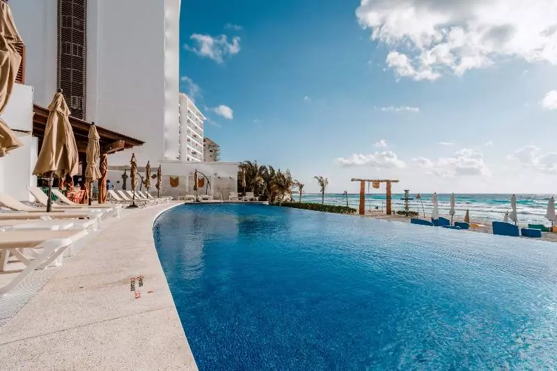 Hotelli Ocean Dream Cancun By Guru