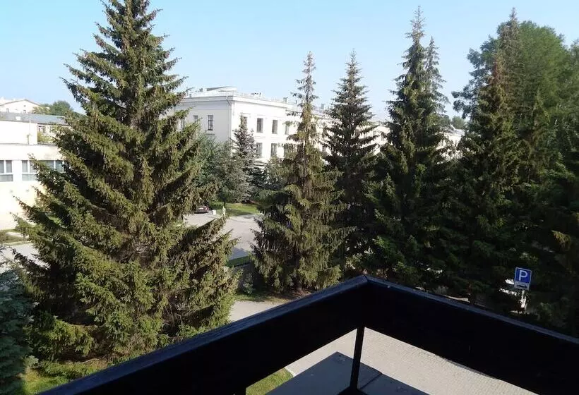 ホテル Oktyabrskaya