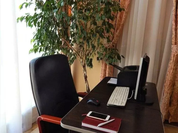 ホテル Oktyabrskaya