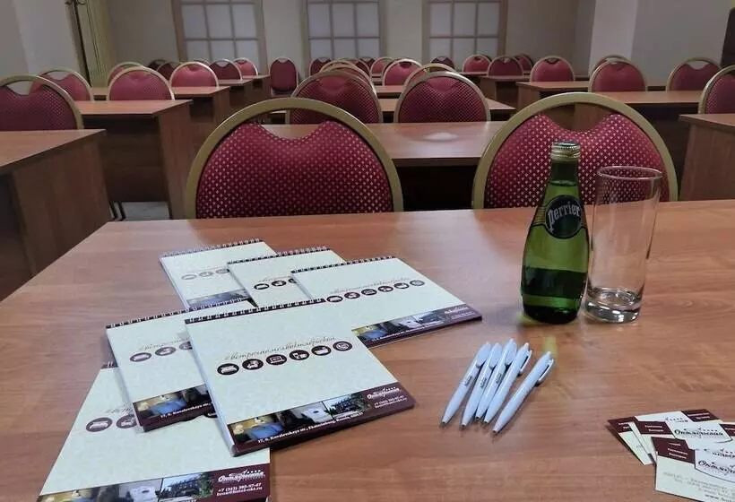 ホテル Oktyabrskaya