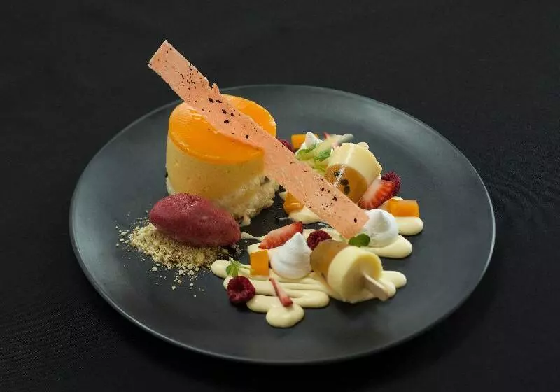 Parkside Hotel & Apartments