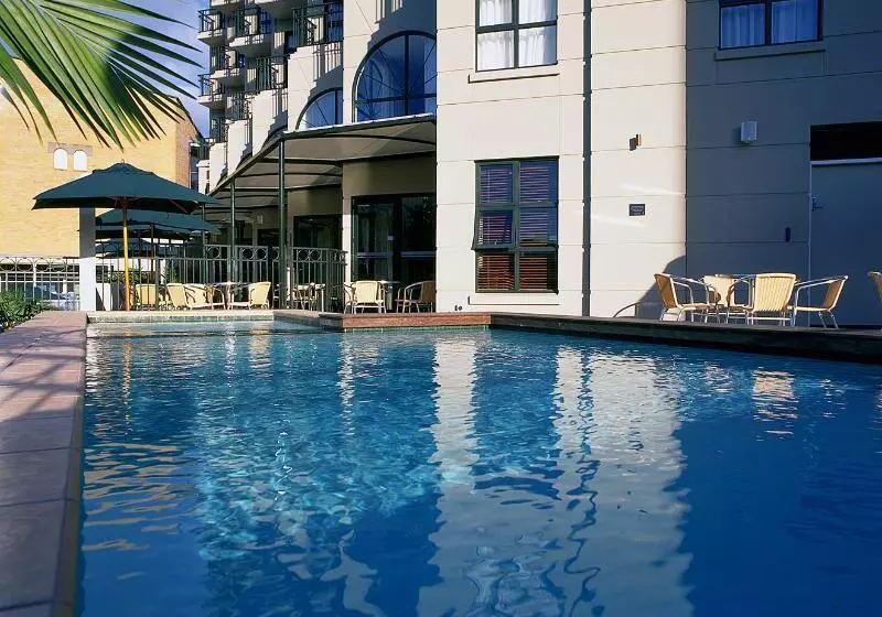 Parkside Hotel & Apartments