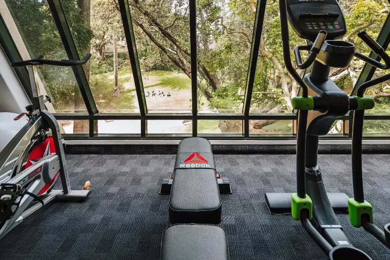 Parkside Hotel & Apartments