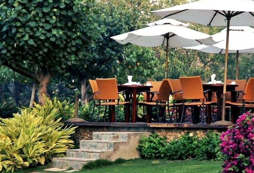 בית מלון כפרי Sunshine Resort Intime Sanya