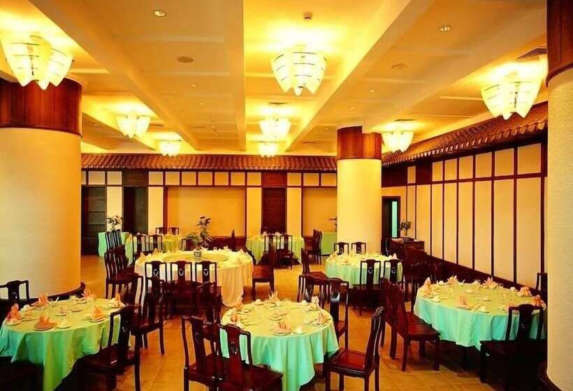 בית מלון כפרי Sunshine Resort Intime Sanya