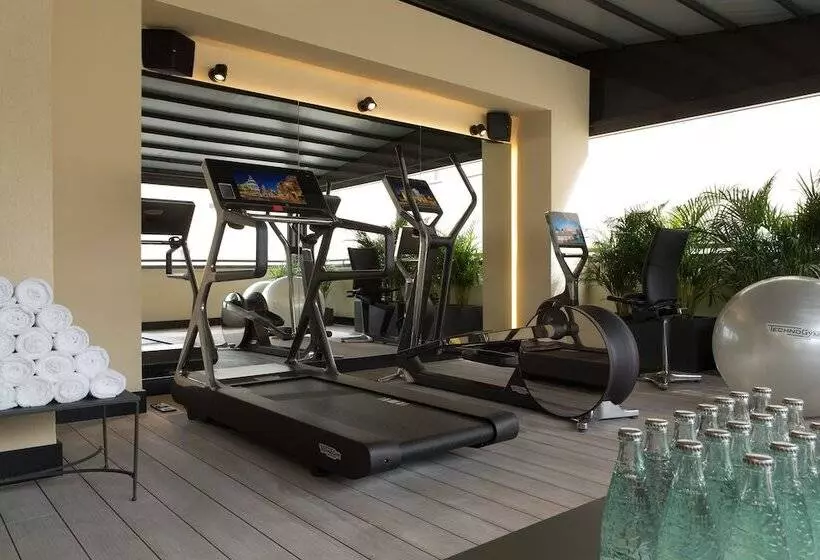 هتل The Pavilions Madrid