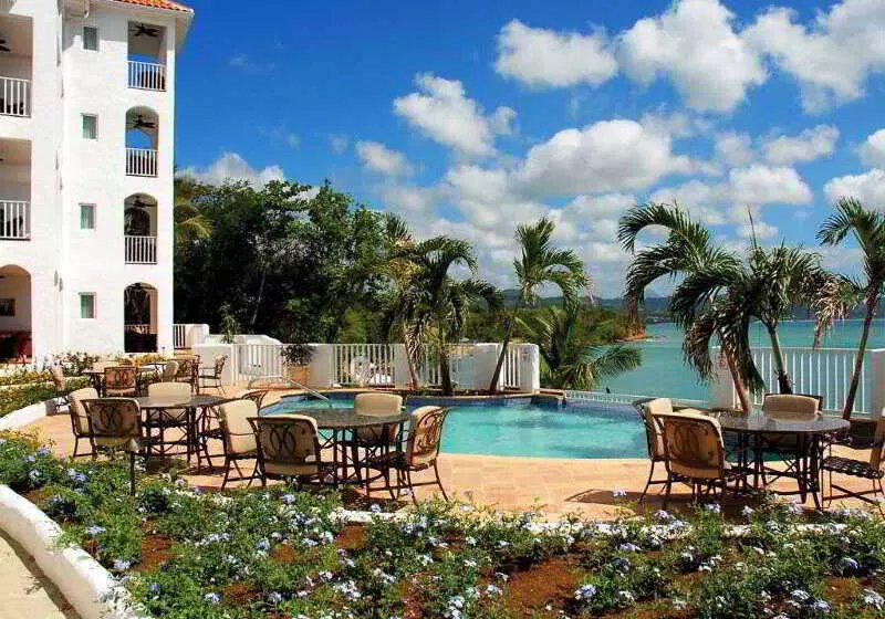 هتل Windjammer Landing Resort And Residences