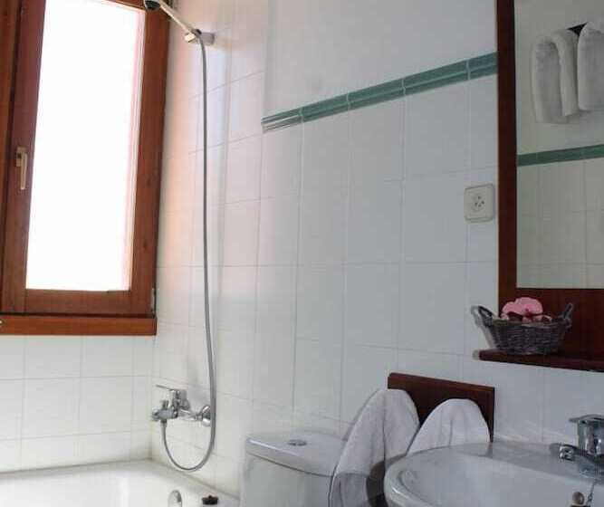 הוסטל Hoyo De Los Lobos