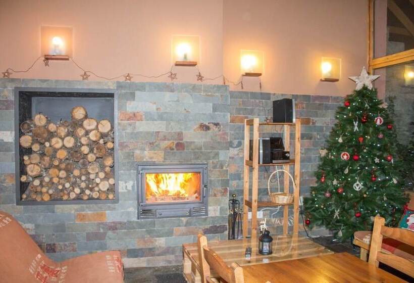 הוסטל Hoyo De Los Lobos