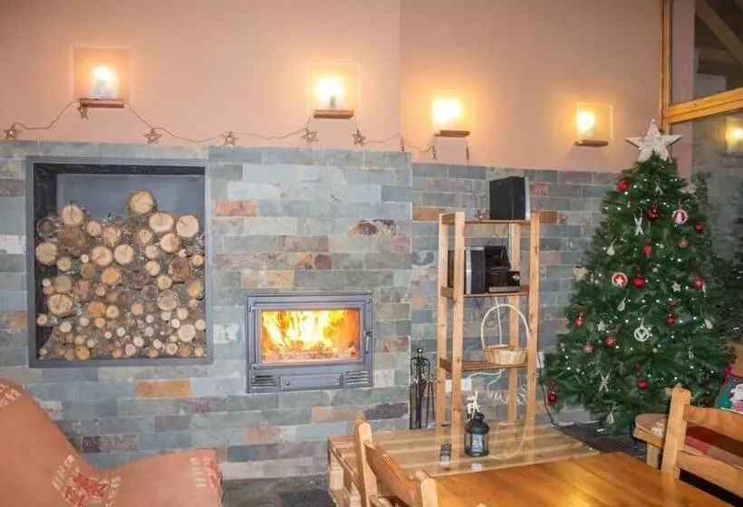 Retkeilymaja Hoyo De Los Lobos